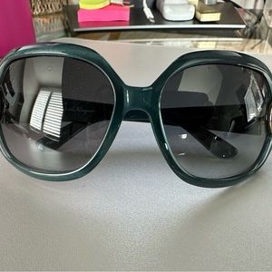Designer Salvatore Ferragamo women's sunglasses green logo with case NEW
